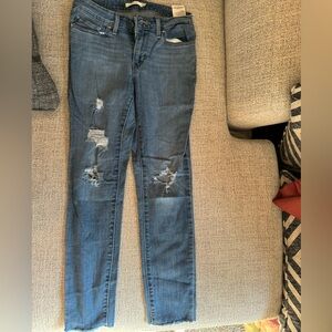 Levi ripped jeans size 27
